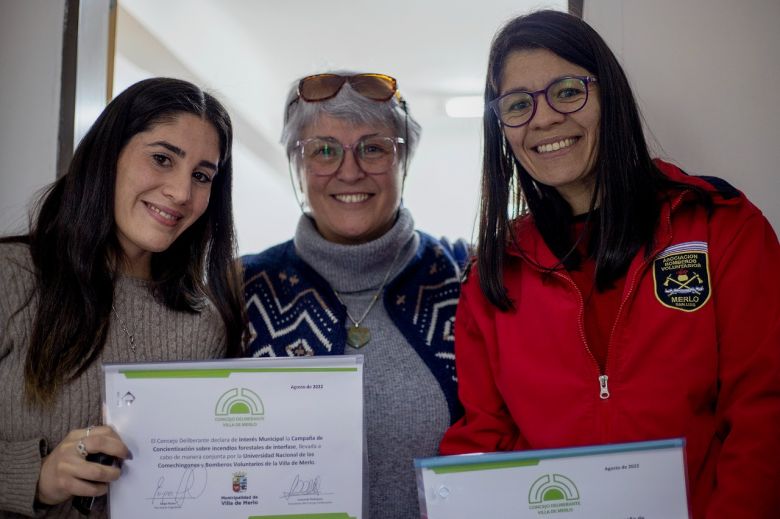 Bomberos de Merlo reciben reconocimiento por campaña de concientización 