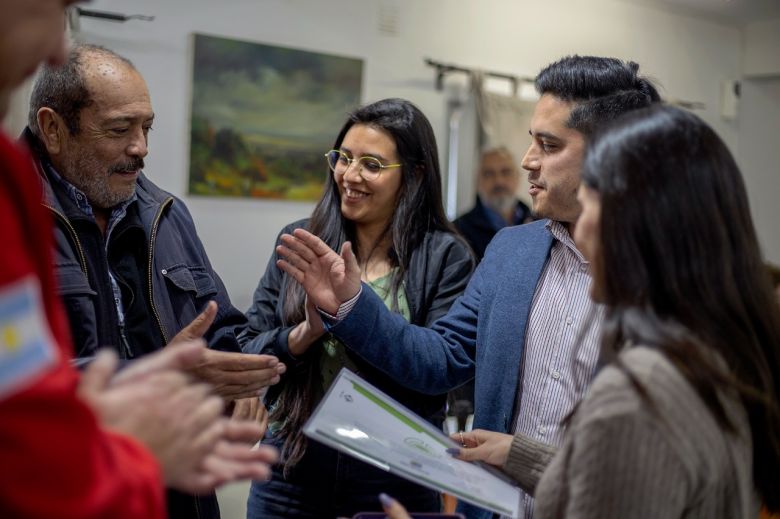 Bomberos de Merlo reciben reconocimiento por campaña de concientización 