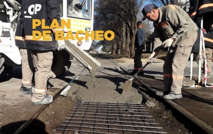 Continúa el trabajo de pavimentación en la ciudad